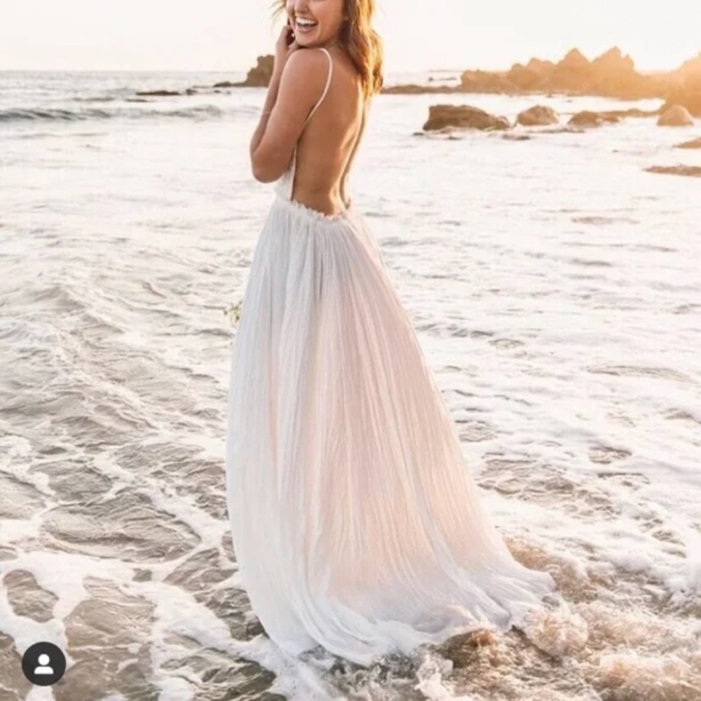 Backless Lace Detail White Maxi Dress